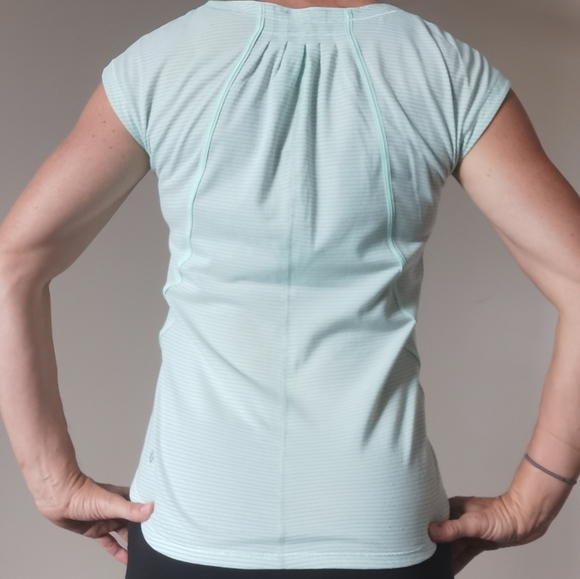 Lululemon - Track Tee - Picture 4 of 11